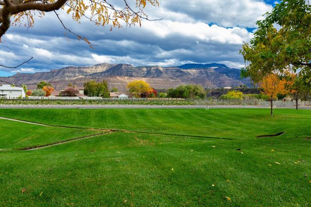 872 Montclair Drive, Palisade, CO 81526