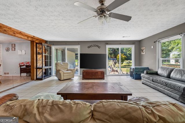 2614 Locust Grove Rd, Griffin, GA 30223