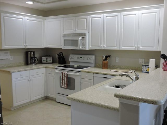 3385 Grand Cypress DR # 101, Naples, FL 34119