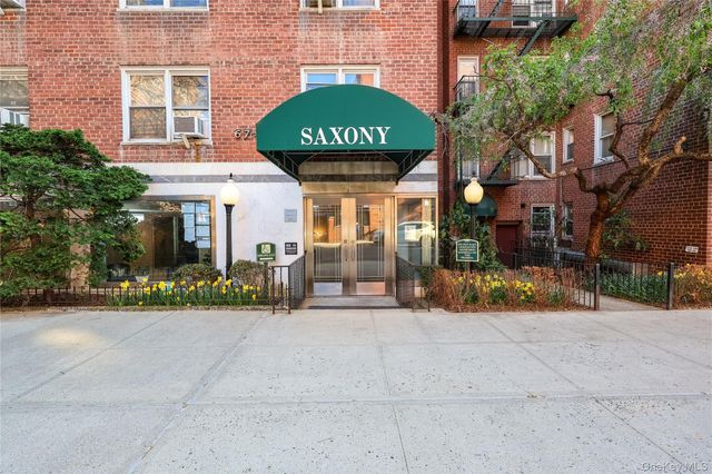 67-40 Booth Street 4O, Forest Hills, NY 11375
