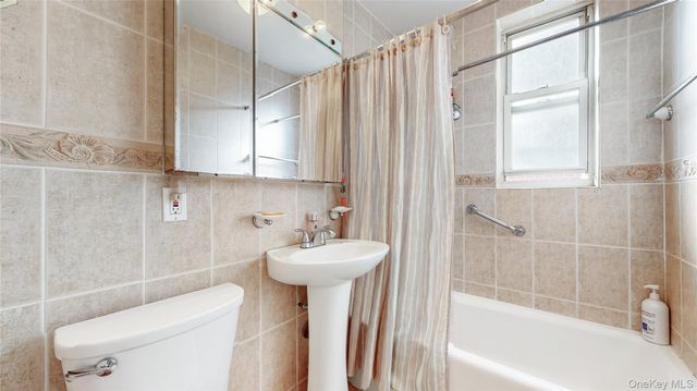 67-40 Booth Street 4O, Forest Hills, NY 11375