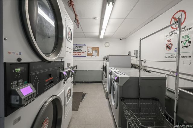 67-40 Booth Street 4O, Forest Hills, NY 11375