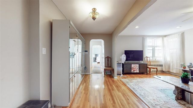 67-40 Booth Street 4O, Forest Hills, NY 11375