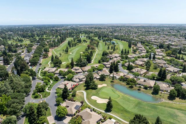9516 Golf Course Ln, Elk Grove, CA 95758