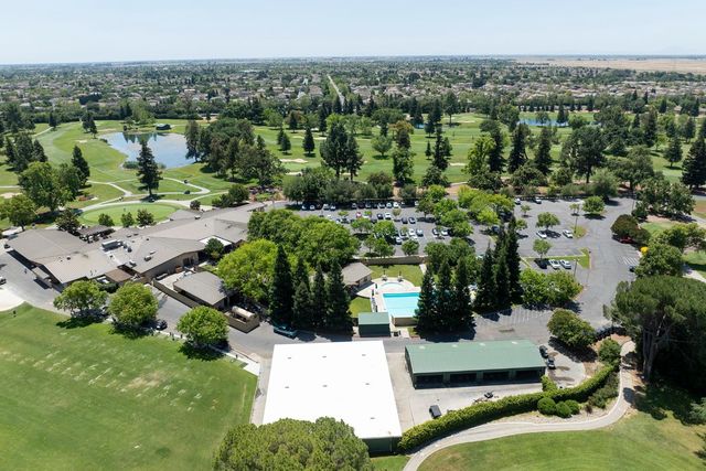 9516 Golf Course Ln, Elk Grove, CA 95758