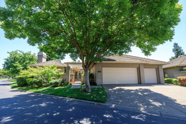 9516 Golf Course Ln, Elk Grove, CA 95758