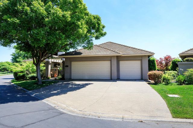 9516 Golf Course Ln, Elk Grove, CA 95758