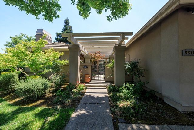 9516 Golf Course Ln, Elk Grove, CA 95758