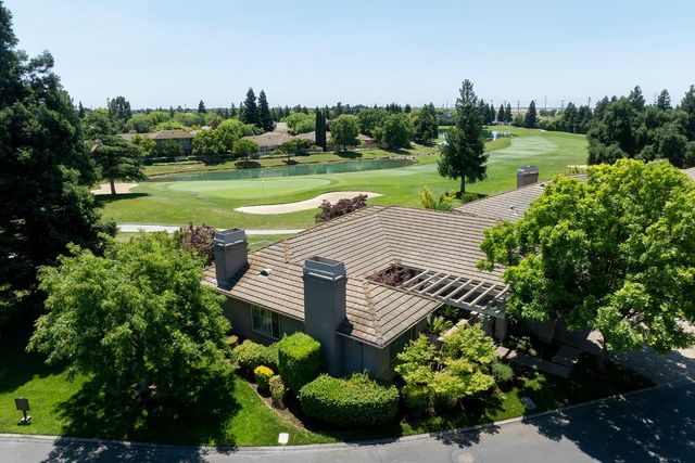 9516 Golf Course Ln, Elk Grove, CA 95758