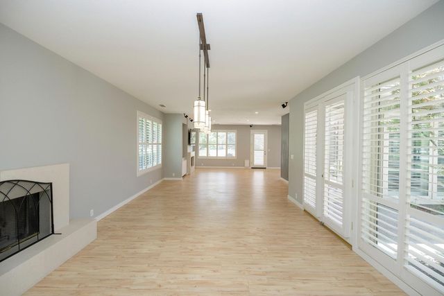 9516 Golf Course Ln, Elk Grove, CA 95758