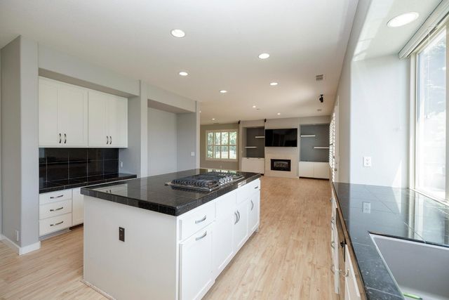 9516 Golf Course Ln, Elk Grove, CA 95758
