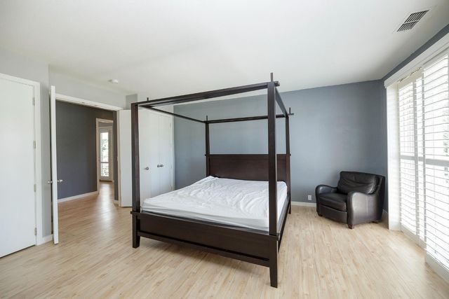 9516 Golf Course Ln, Elk Grove, CA 95758