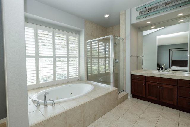 9516 Golf Course Ln, Elk Grove, CA 95758