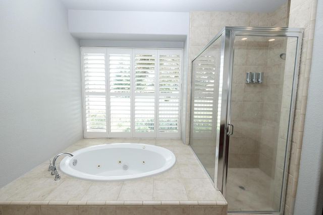 9516 Golf Course Ln, Elk Grove, CA 95758