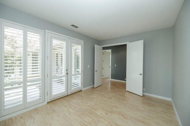 9516 Golf Course Ln, Elk Grove, CA 95758