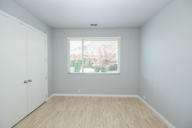 9516 Golf Course Ln, Elk Grove, CA 95758