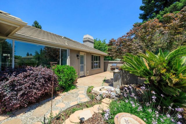 9516 Golf Course Ln, Elk Grove, CA 95758