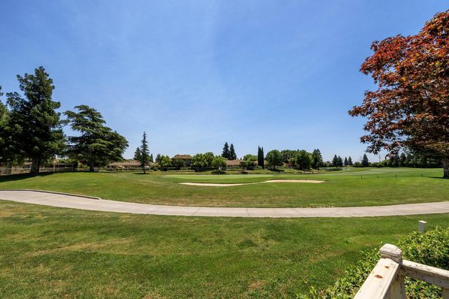 9516 Golf Course Ln, Elk Grove, CA 95758