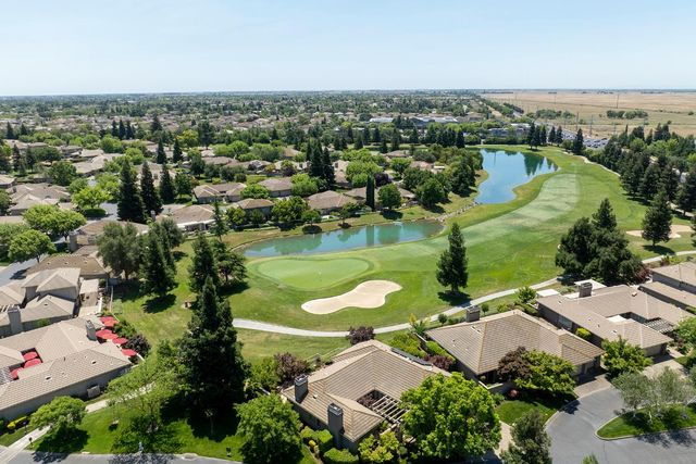 9516 Golf Course Ln, Elk Grove, CA 95758