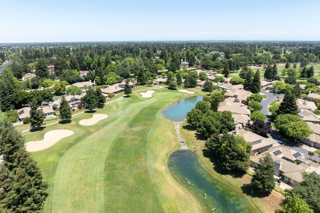 9516 Golf Course Ln, Elk Grove, CA 95758