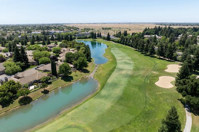 9516 Golf Course Ln, Elk Grove, CA 95758