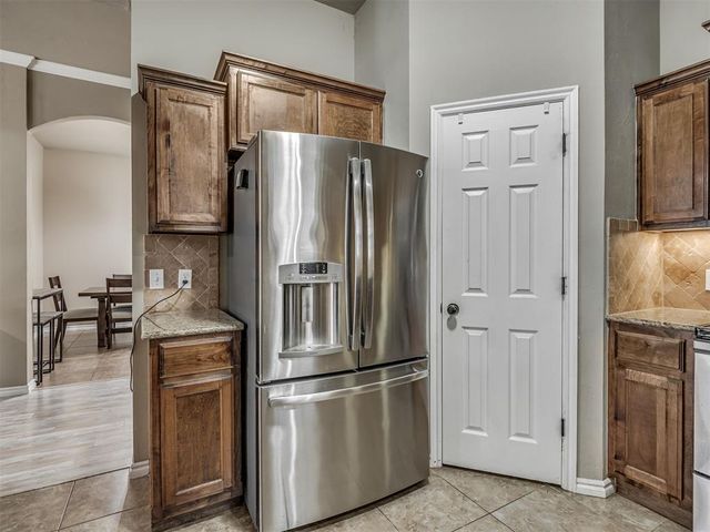604 SW 44th Street, Moore, OK 73160