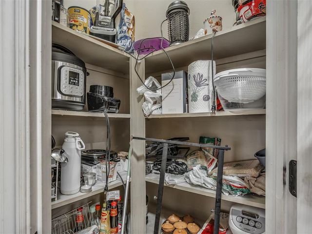 604 SW 44th Street, Moore, OK 73160
