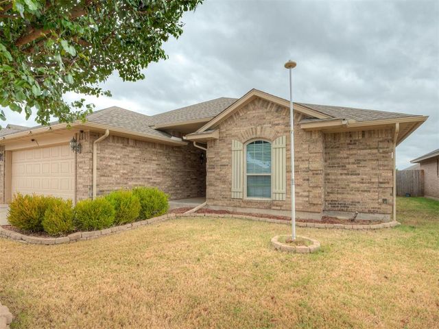 604 SW 44th Street, Moore, OK 73160