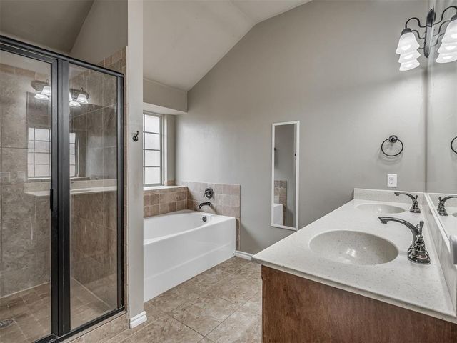 604 SW 44th Street, Moore, OK 73160
