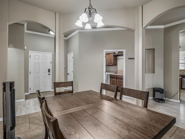 604 SW 44th Street, Moore, OK 73160