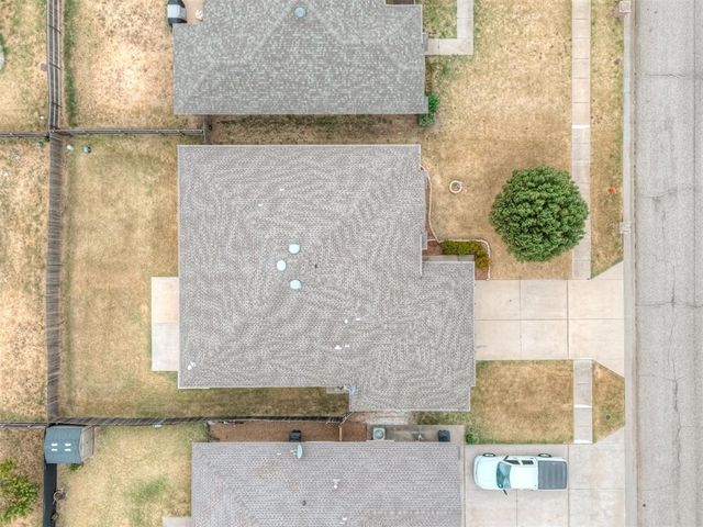 604 SW 44th Street, Moore, OK 73160