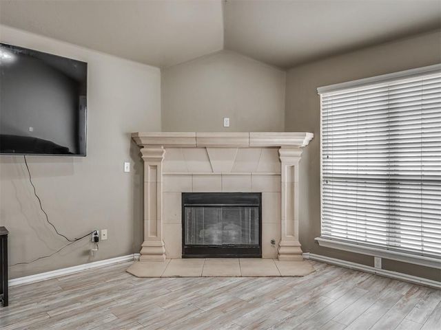 604 SW 44th Street, Moore, OK 73160