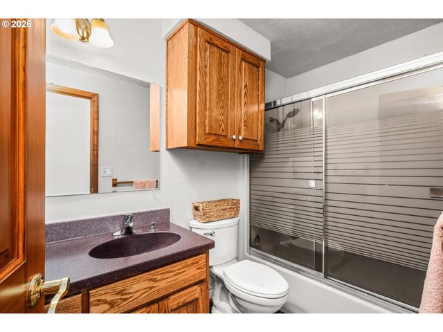 2673 GARFIELD St, Eugene, OR 97405