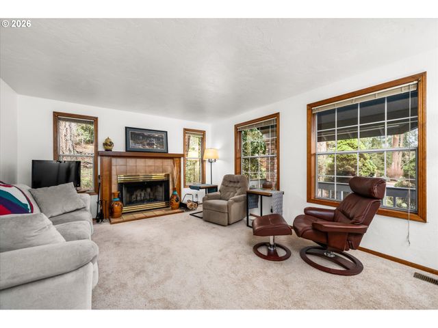 2673 GARFIELD St, Eugene, OR 97405