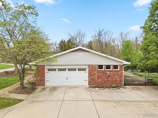 127 White Oak Estates Drive, Troy, MO 63379
