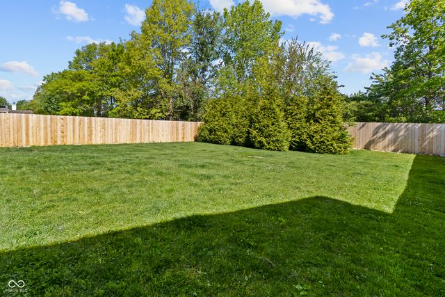 6880 W Denton Drive, Mccordsville, IN 46055