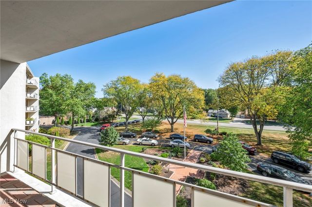 3400 Wooster Road 401, Rocky River, OH 44116