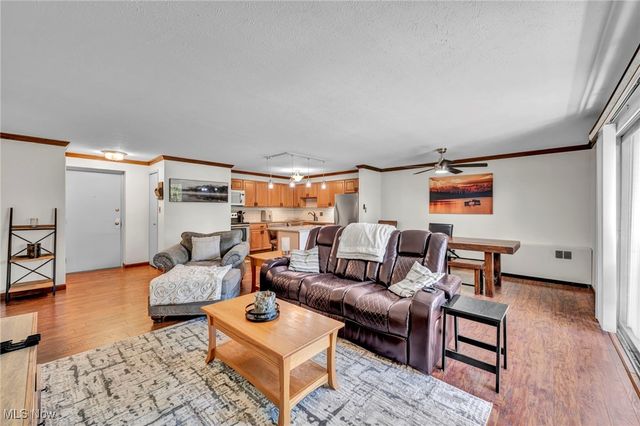 3400 Wooster Road 401, Rocky River, OH 44116