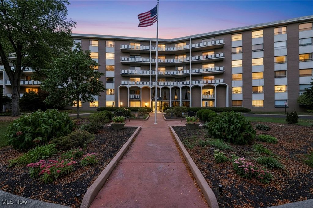 3400 Wooster Road 401, Rocky River, OH 44116