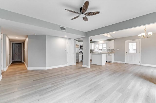 1727 Cloister Drive, Crosby, TX 77532