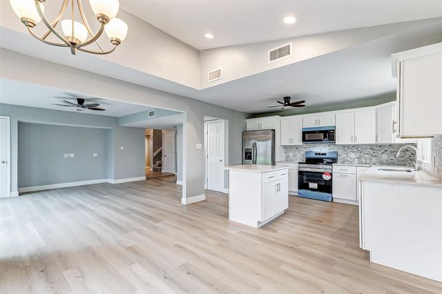 1727 Cloister Drive, Crosby, TX 77532