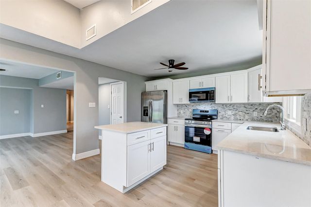 1727 Cloister Drive, Crosby, TX 77532