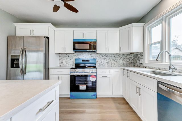 1727 Cloister Drive, Crosby, TX 77532