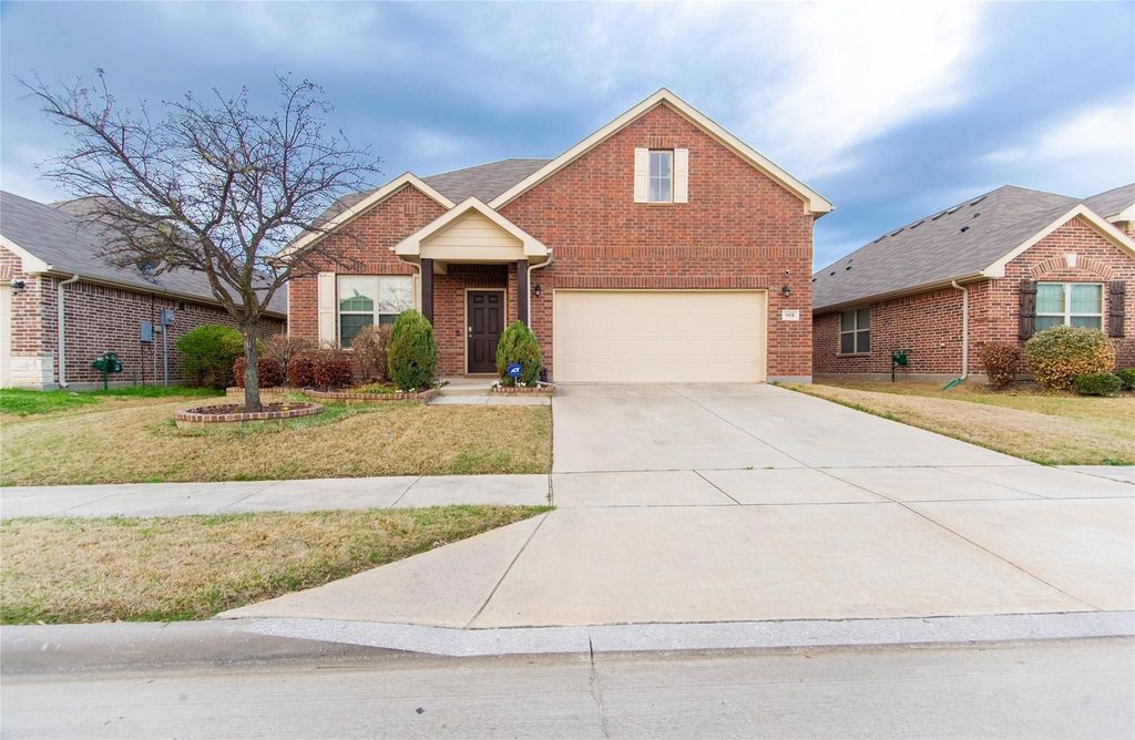 908 Silvermoon Drive, Little Elm, TX 75068