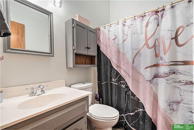 3309 Lookingglass Drive, Bellevue, NE 68123