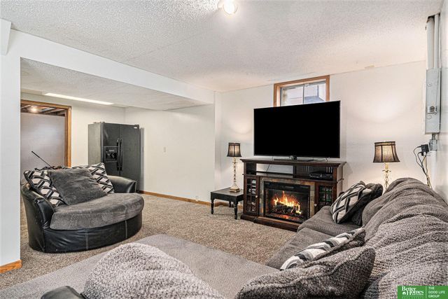 3309 Lookingglass Drive, Bellevue, NE 68123