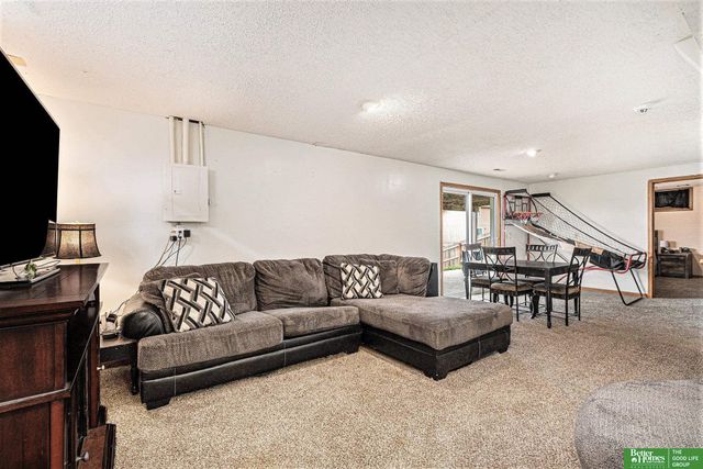 3309 Lookingglass Drive, Bellevue, NE 68123