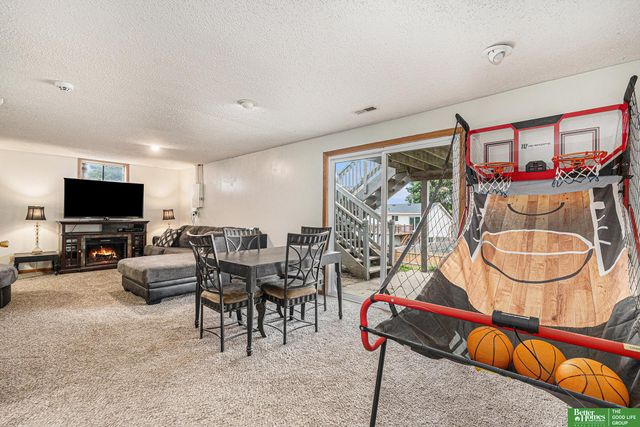 3309 Lookingglass Drive, Bellevue, NE 68123