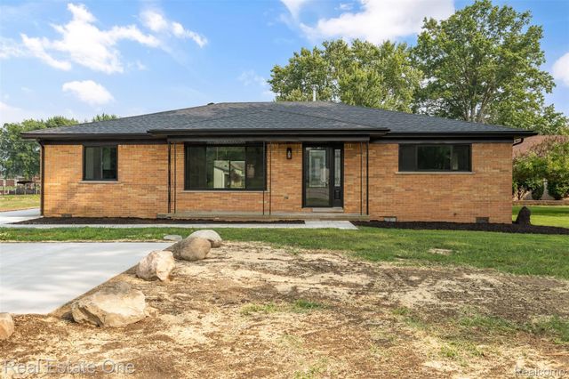 47900 Jefferson Avenue, Chesterfield Township, MI 48047