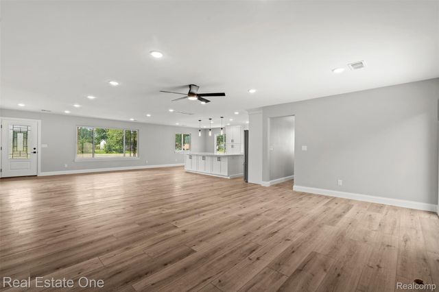 47900 Jefferson Avenue, Chesterfield Township, MI 48047